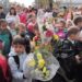 Еще цветочки. В Златоусте родителей взбудоражили споры о букетах