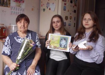 Осталась лишь открытка. В Златоусте ученики школы №3 навестили мать погибшего бойца