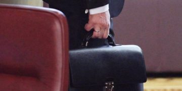 Прошлись по кабинетам. В Златоусте июль начался с кадровых перестановок в мэрии
