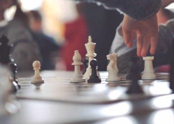 Как блиц стремительная жизнь. Память главреда «Златоустовского рабочего» почтили шахматным турниром