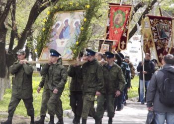 Дорогой покаяния. Сотни златоустовцев стали участниками традиционного крестного хода