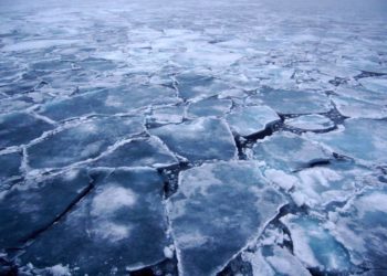 Толщина льда на водоемах Златоуста — не более 4 сантиметров!
