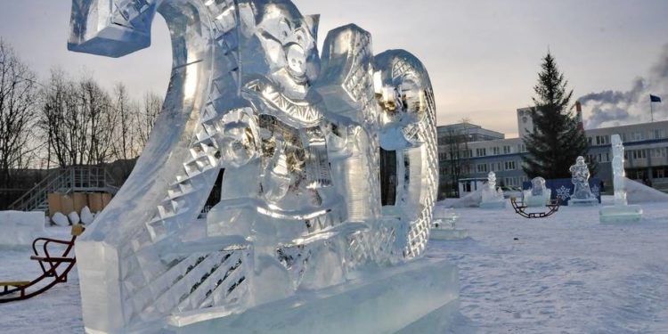 С Новым годом и Рождеством! Редакция «Златоустовского рабочего» поздравляет с наступающими праздниками