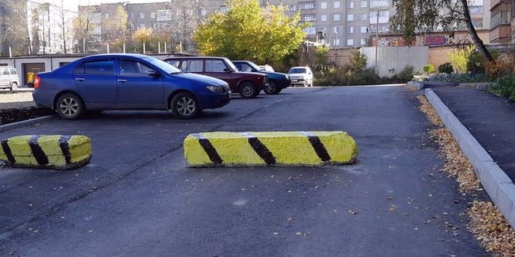 Блоки раздора. В Златоусте перекрытый двор разделил жильцов на два лагеря