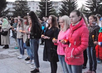 Ровно в четыре часа. Златоуст присоединился ко всероссийской акции ко Дню памяти и скорби