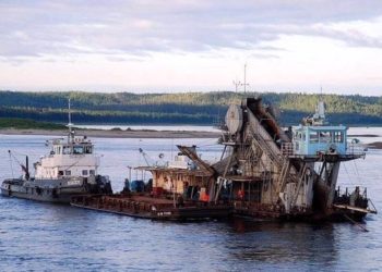 Со дна златоустовского пруда поднимут сотню тысяч кубометров ила