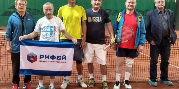 Точная подача. Златоустовский спортсмен при поддержке «Стройтехники» выступил на международном турнире по теннису