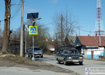 Сигнал к действию. Еще несколько переходов возле школ Златоуста оборудуют светофорами