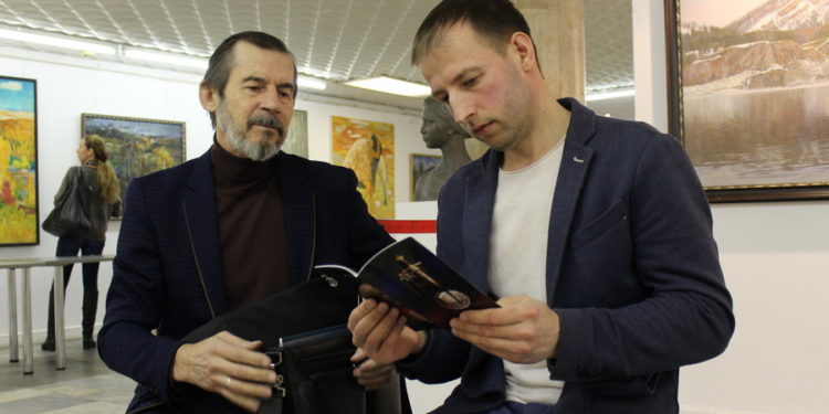 Добавили уральских оттенков. Маститый художник представил Златоуст на крупном всероссийском форуме