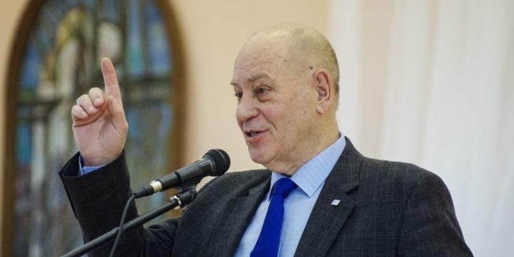 Поэта принимала малая и великая. Златоуст отметил 80-летие Константина Скворцова