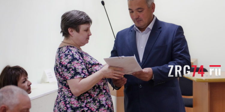 Зовите в гости! В Златоусте первые ветхоаварийщики получили ключи от квартир в десятиэтажке
