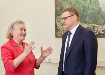 Сила объединения. Алексей Текслер встретился с легендарной златоустовской конькобежкой