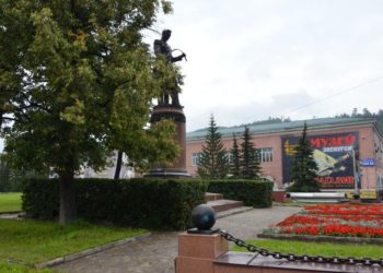 Изменения есть. Глава Златоуста проинспектировал исторический центр и парк «Молодежный»