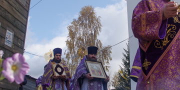 Приняли на веру. Златоустовцы передали церкви Сыростана икону святого Георгия Победоносца