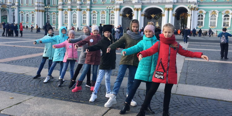 На волнах столицы. Нацпроект помог юным златоустовцам побывать в городе на Неве