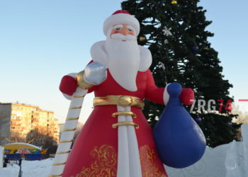 Зимнему волшебнику. Златоустовцы принялись отправлять письма Деду Морозу