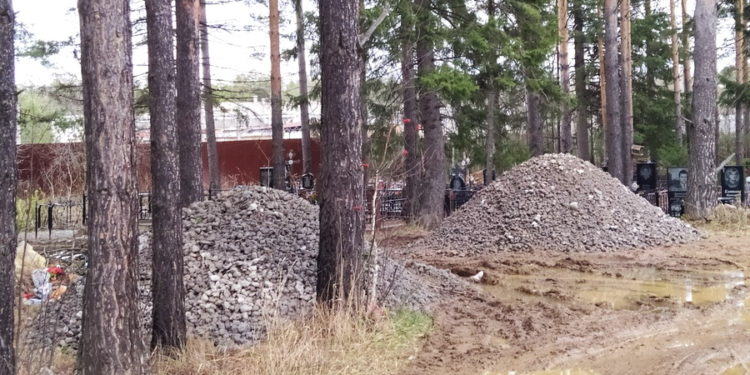 Проезды вперед, мусор — в сторону. Погостам Златоуста устроили большой субботник