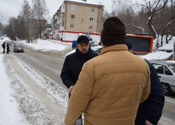 «Идти не то, что сложно, а опасно!». Мэр Златоуста высказал подрядчикам претензии по уборке улиц