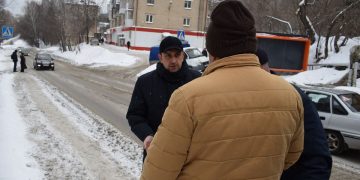«Идти не то, что сложно, а опасно!». Мэр Златоуста высказал подрядчикам претензии по уборке улиц