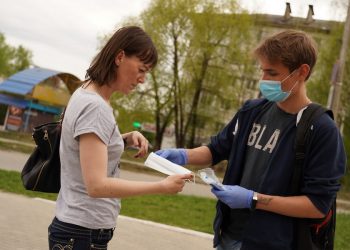 Обличье прежнее. Златоустовцам продолжат раздавать бесплатные маски в условиях пандемии