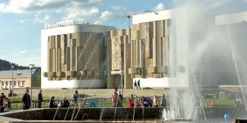 Режим включения. В Златоусте подготавливают к холодам бассейн и районный дворец культуры