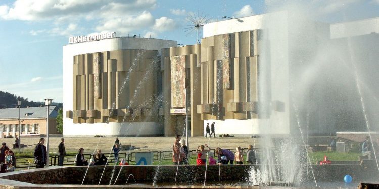 Режим включения. В Златоусте подготавливают к холодам бассейн и районный дворец культуры