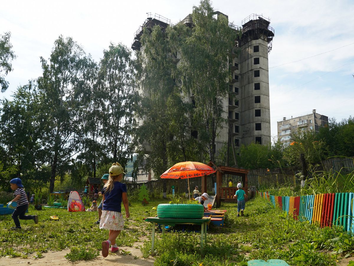 Хватились по верхам. Незавершенная монолитка в Златоусте перестаёт быть  просто недостроем | Златоустовский рабочий | Новости Златоуста