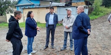 Не только камень точит. Мэр Златоуста проинспектировал затопленные ливнями районы