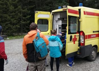Обмороки и боли в животе. Спасатели Златоуста несколько раз за выходные снимали туристов с гор