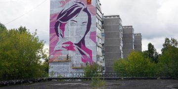 300 «квадратов» стрит-арта. Уличные художники посвятили в детали росписи 9-этажки в Златоусте