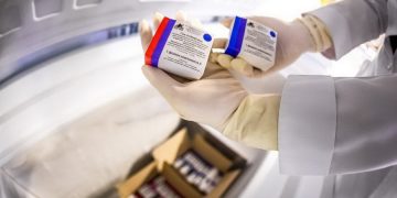 Дело добровольное. Алексей Текслер объявил о поступлении в регион первой партии вакцины от COVID-19
