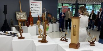 Hе просто блеск. Изделия оружейников Златоуста «прописались» на самой престижной выставочной площадке страны