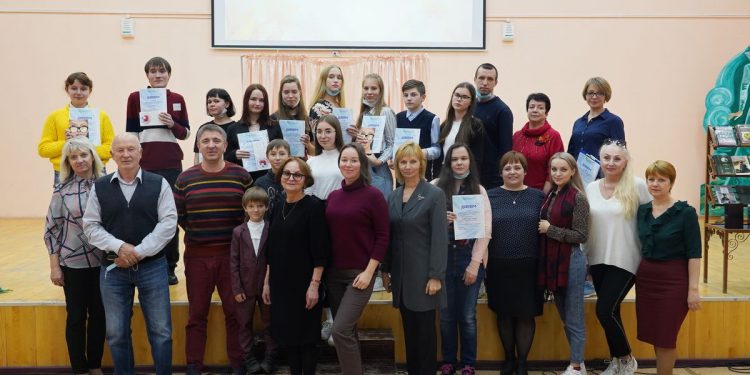 Молодёжь заслужила похвалы. В Златоусте премировали самых активных юных читателей