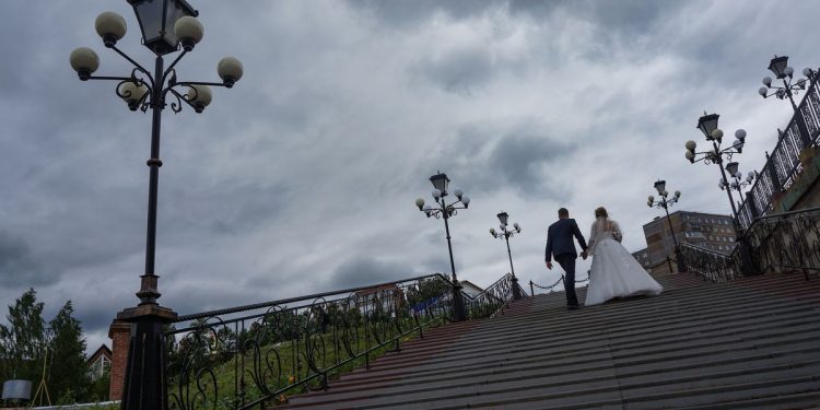 Теперь семья. В Златоусте в «красивую» дату состоялось два десятка свадеб