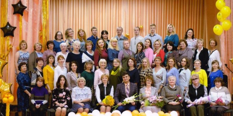 Есть чем гордиться. Четвертая школа Златоуста встретила знаковый юбилей