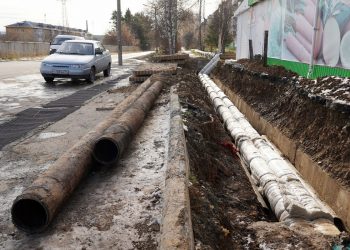 Только заровнять. Коммунальщики Златоуста устраняют возникшие на тепломагистралях порывы
