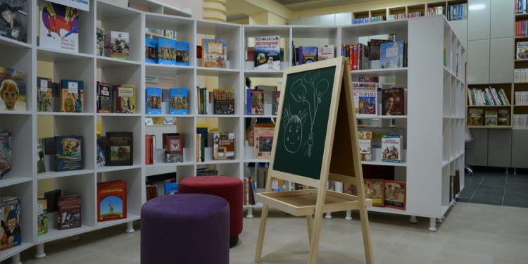 Книжный фон. В Златоусте открылась ещё одна модельная библиотека