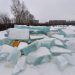 Ломать — не строить. В Златоусте вандалы разбили заготовленный для новогодних городков лёд