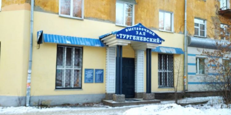 Здесь — олимп. В Златоусте открылась выставка лучших художественных работ