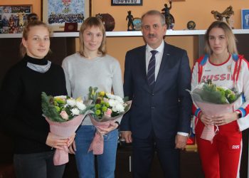 На пьедестале — Златоуст. Призёров чемпионата России по боксу наградили на высоком уровне
