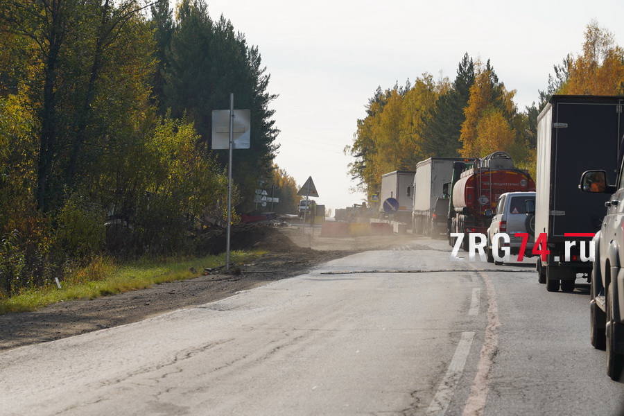 Трасса м5 златоуст. Въезд в Златоуст с м5. Златоуст рынок на трассе. Заезд в Златоуст. Поворот на Златоуст с м5 Уреньга.