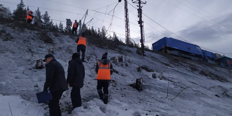 Под Златоустом крупная авария на Транссибе. Пассажиров доставляют автобусами