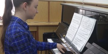 Как по нотам. В детскую школу искусств Златоуста поступили новые музыкальные инструменты