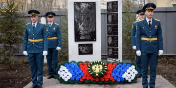 Вписав имена отважных. В Златоусте открылся мемориал пожарным