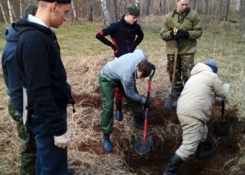 Память сильнее времени. Во время раскопок под Псковом юные златоустовцы нашли останки четырех бойцов