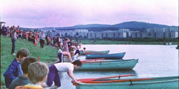 Пошли в рост. Златоустовец подарил юным аграриям набор сельхоз техники