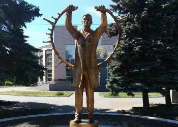 Уюту — быт. Главный коммунальщик Златоуста рассказал о требованиях к новому асфальту и пользе камер в скверах