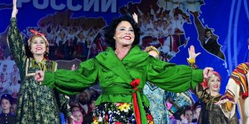 Номера на ура. В Златоусте местные творческие коллективы выступили на одной сцене с Надеждой Бабкиной