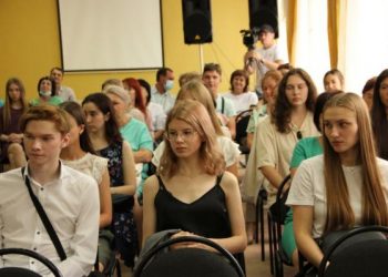 Такой нужный приток. В Златоусте напутствовали будущих врачей и преподавателей