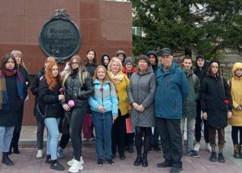 Наследникам Бушуева. В Златоусте студентов посвятили в оружейники